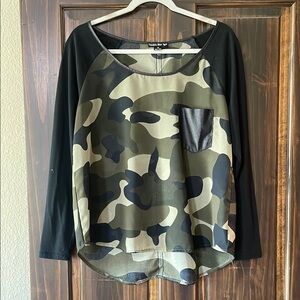 Double Zero Green Camp Boxy 3/4 Sleeve Blouse Size M